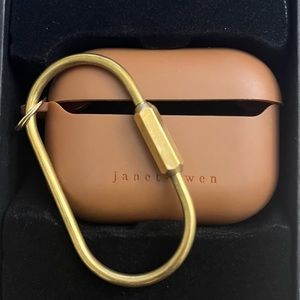 AirPods Pro Case in Terracotta